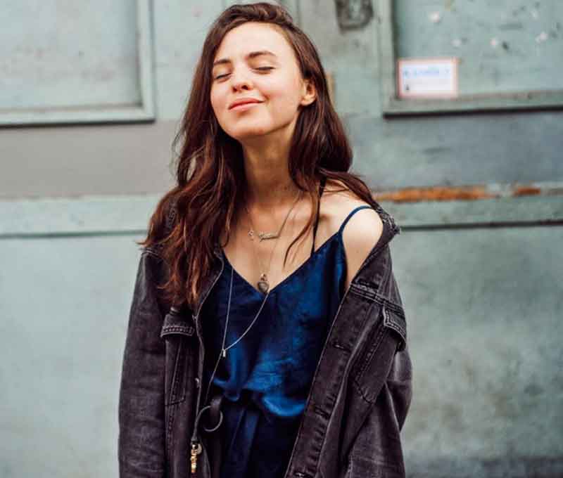 Justine keot calm and sustainable fashion and food blogger influencer Berlin Germany good fashion guide Eco Lookbook